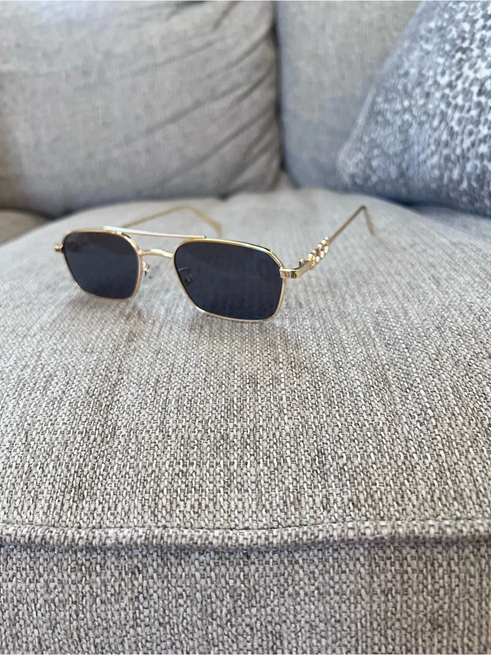 Gucci Metal Gold Frame Black Lens Sunglasses
